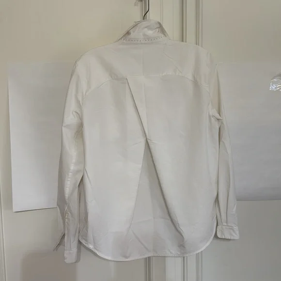 Lululemon full day ahead  Long Sleeve Buttondown Shirt in WHITE. Size 8 no Tag - Picture 2 of 6